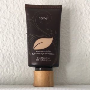 Tarte Amazonian clay Foundation